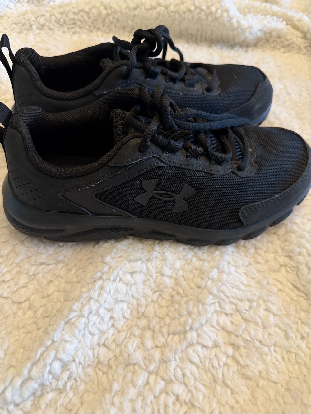 Under Armour Black Low-Top Athletic Shoes